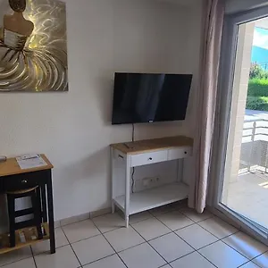 Cosy Avec Parking Fermé. Appartement